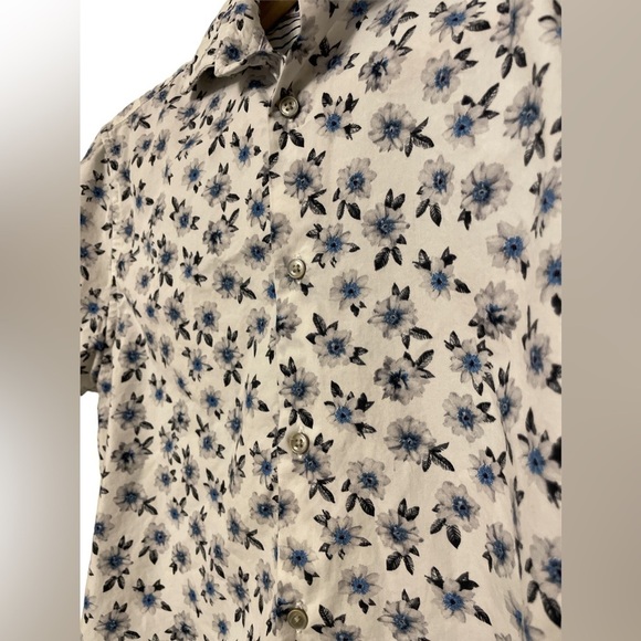 Cactus Man, Ricky Singh, White & Blue Flower, Button Up Short Sleeve, Size M - Picture 2 of 6
